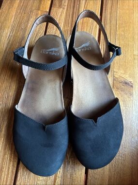 Dansko Black Women's Slingback closed toe sandals